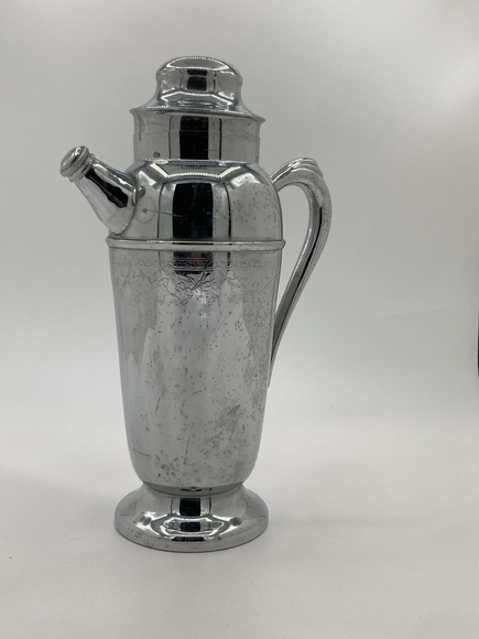 Art Deco Chrome Cocktail Shaker with Spout & Handle – 1930s Barware - Picture 2 of 10